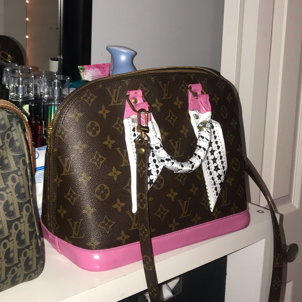 AUTHENTIC LOUIS VUITTON PINK ALMA PM